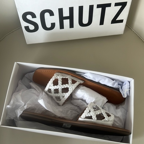 NWT (SCHUTZ) New inbox ladies slippers size 7.5 - Picture 2 of 11
